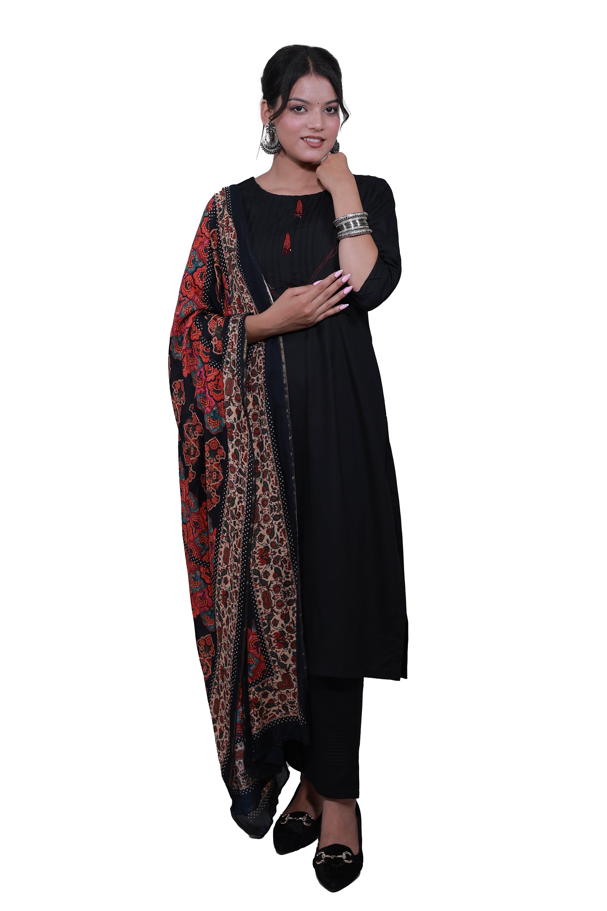 A woman standing in Noor-E-Nazakat black rayon kurta set with Pintuk neck & digital print dupatta by Simroz, full view.