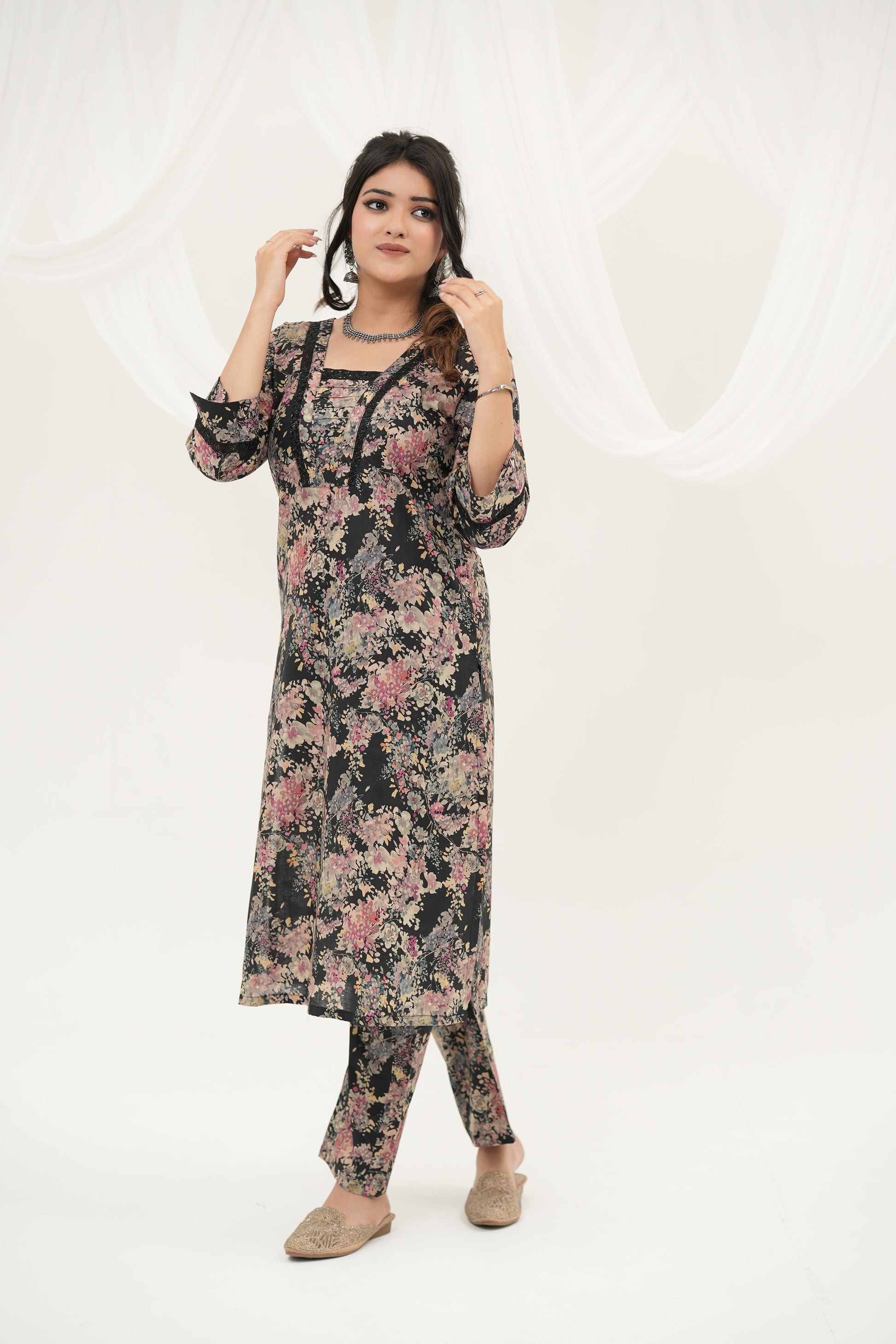 SIMROZ Twilight Bloom kurta set in soft cotton cambric with digital floral print, 3/4 sleeves, and straight fit.