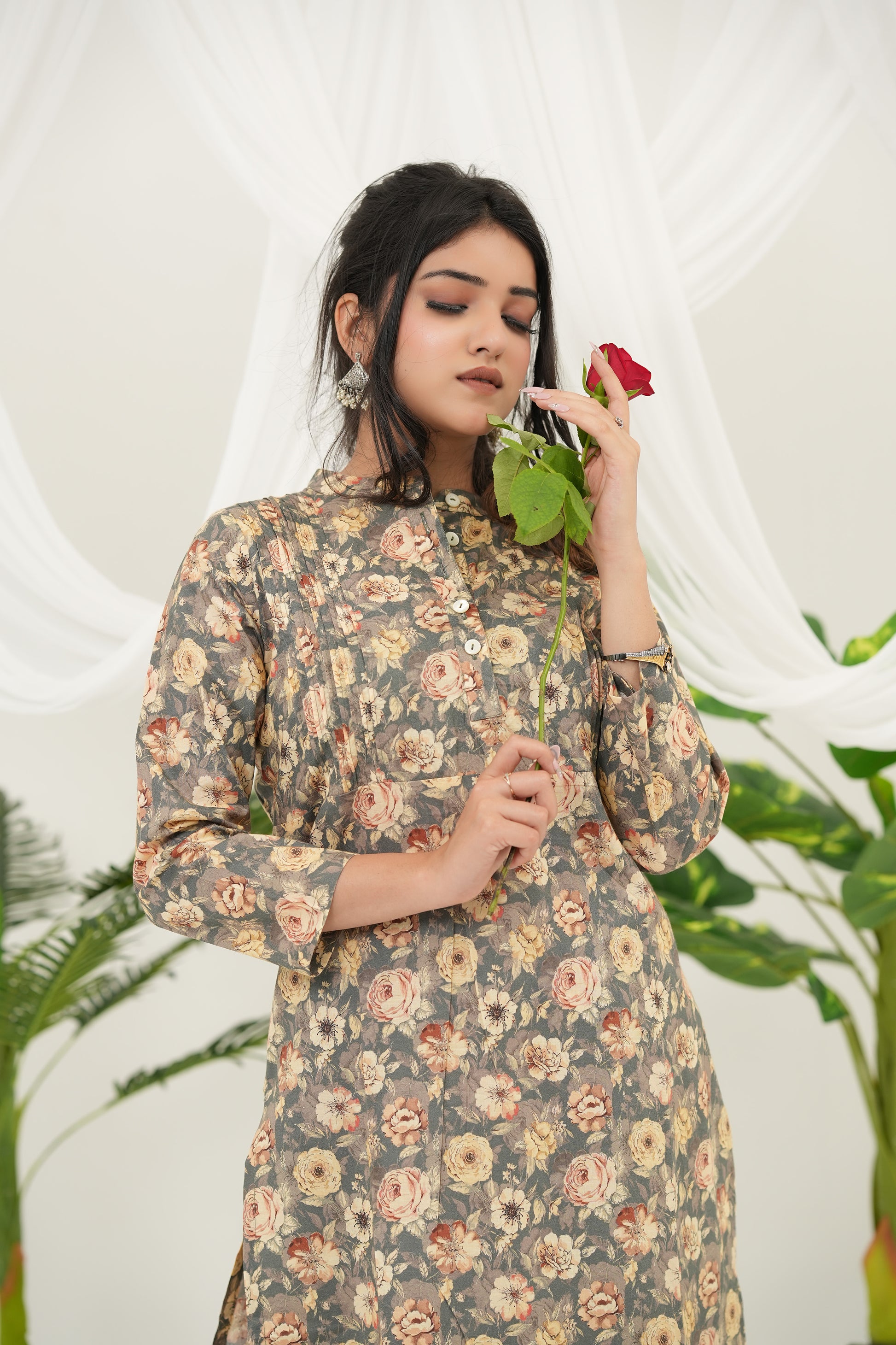 Women's printed kurta set in grey-beige featuring dusty rose, ivory, and olive floral motifs with pintuck design and 3/4 sleeves - Simroz.