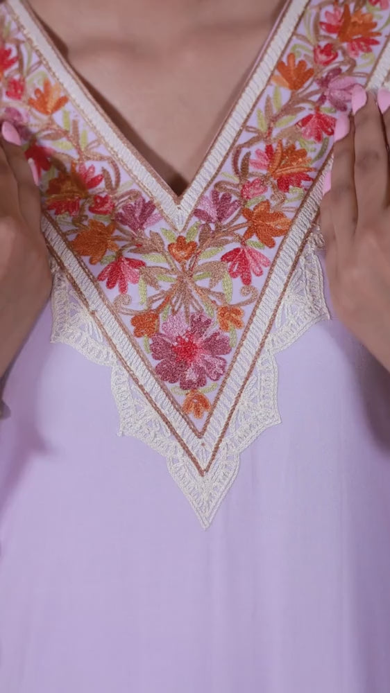 Load video: Bahaar-e-Gulmarg Kurta Set